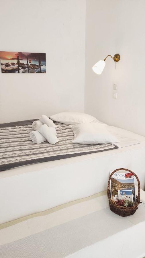 Lampi'S Dolphin Aparthotel Patmos Island Exterior photo